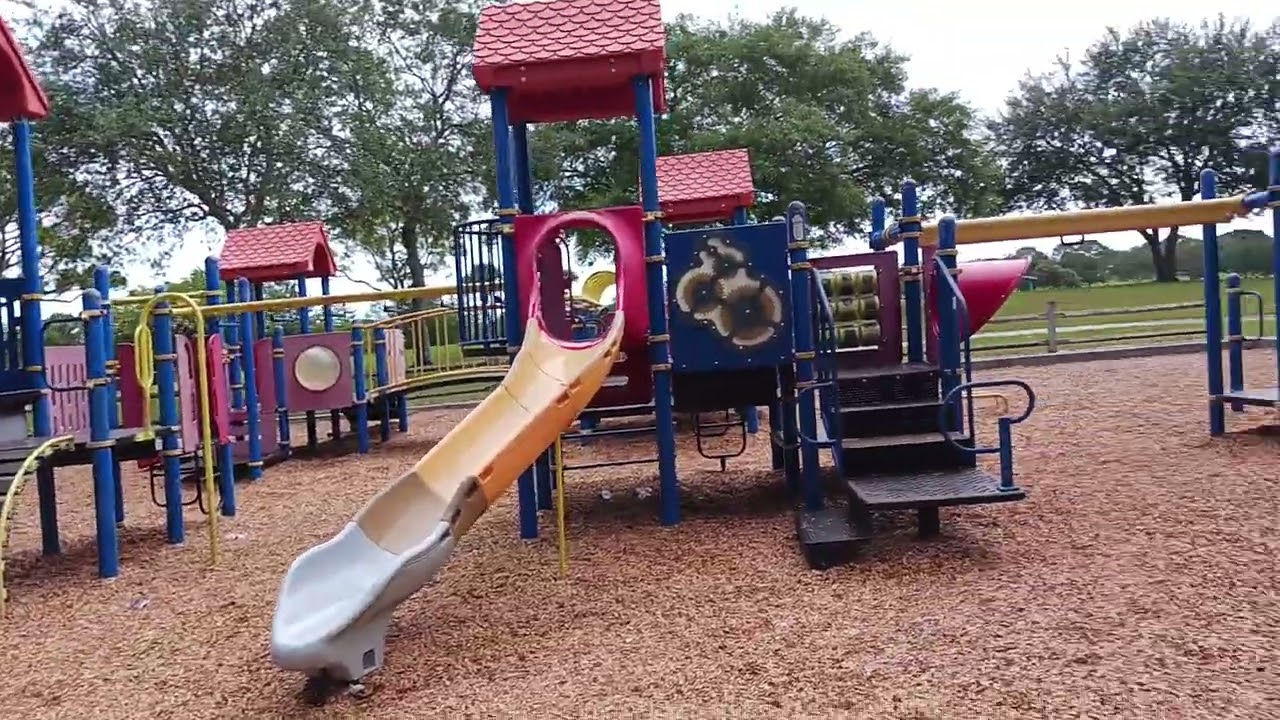 I have fun in the  park this morning with my kids we have so much fun..