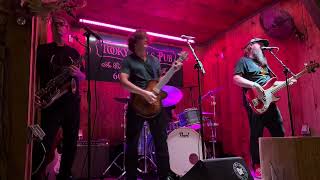 "I Can Help" at Tooky Mills Pub