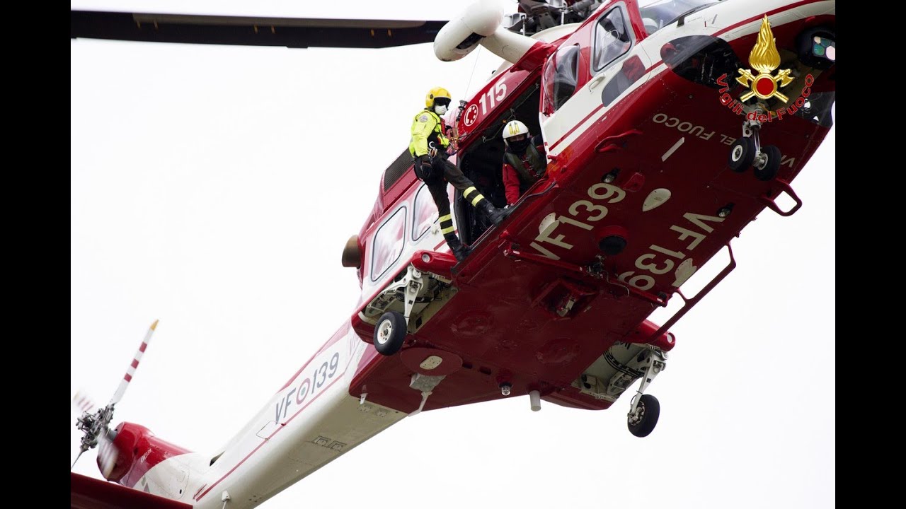 Esercitazione SAF Recupero da Elicottero AW 139