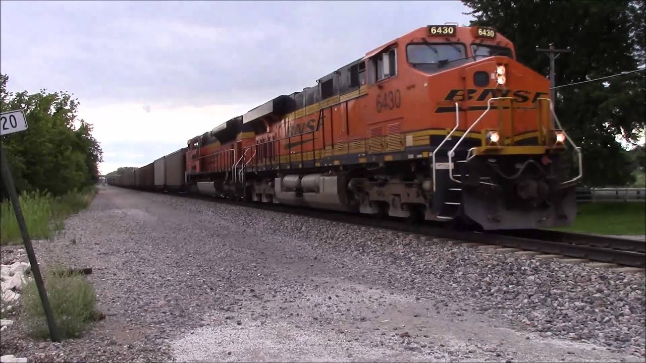 BNSF ES44AC & SD70ACe pulls a coal drag through Corning, Iowa (Creston