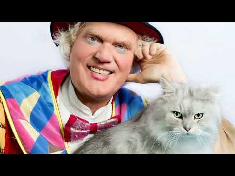 فيديو: ديمتري كوكلاشيف - مخرج وعازف منفرد لمسرح القطط