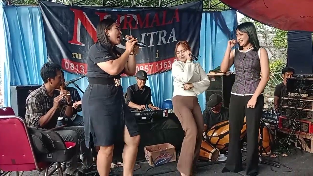 BOS ANGKLUNG KAMPUNG SAWAH