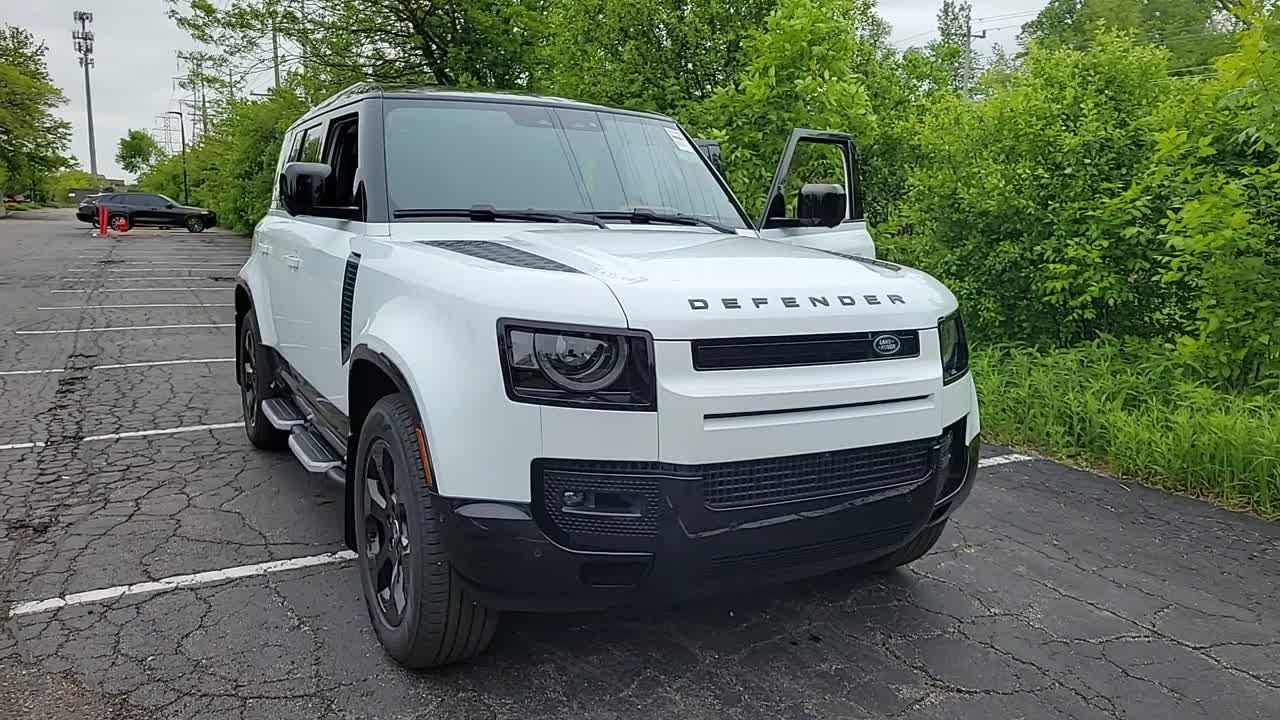 2024 Land Rover Defender X-Dynamic SE IL Chicago, Highland Park ...