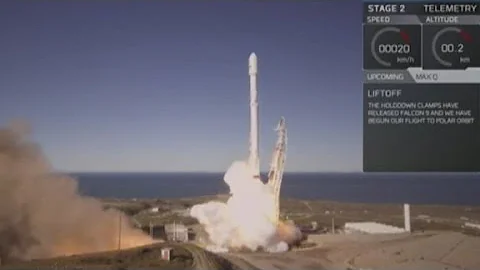 SpaceX returns to flight, nails rocket landing