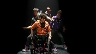 Glee - Somebody to Love (The Justin Bieber Experience) (Full Performance) Resimi