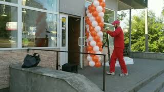 Украшение магазина гирляндой из шаров! (Decoration of the store with a garland of balls)