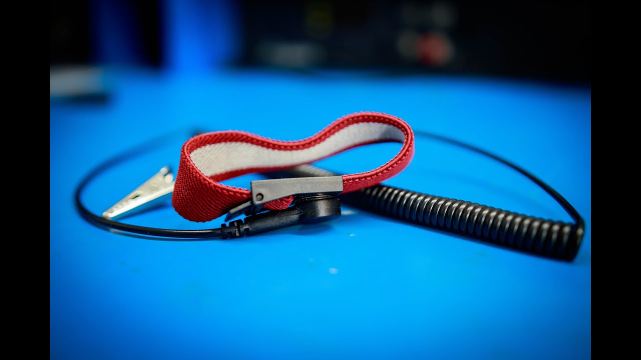 5 min: ESD podloga i narukvice