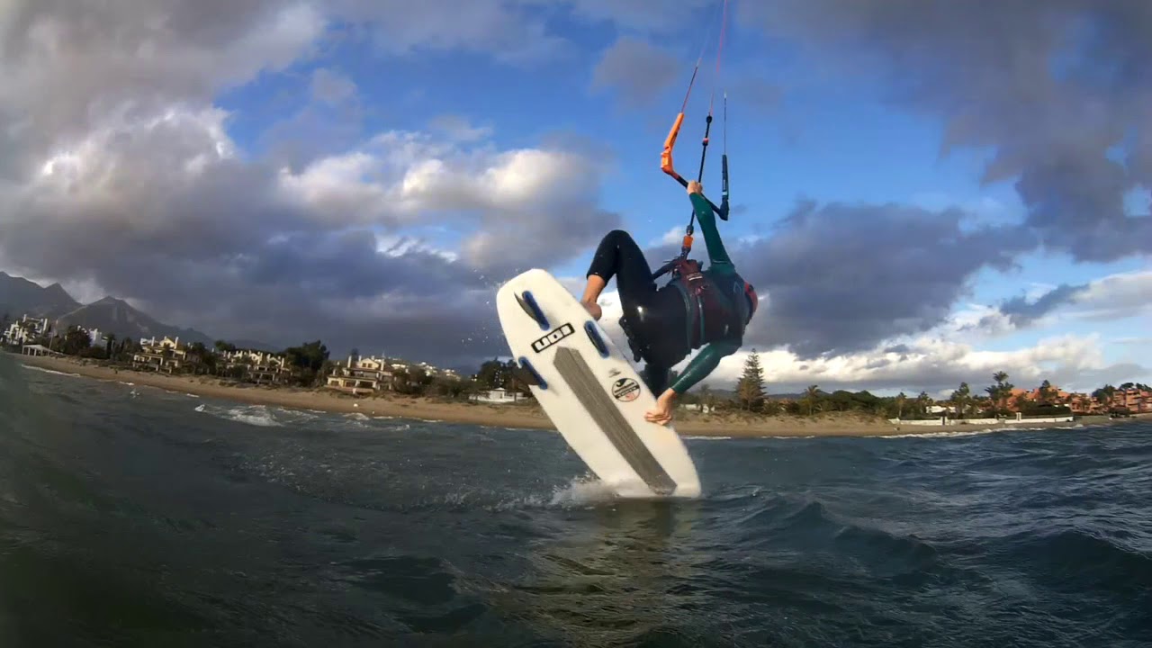 STRAPLESS KITESURFING TRICKS: BACKROLL