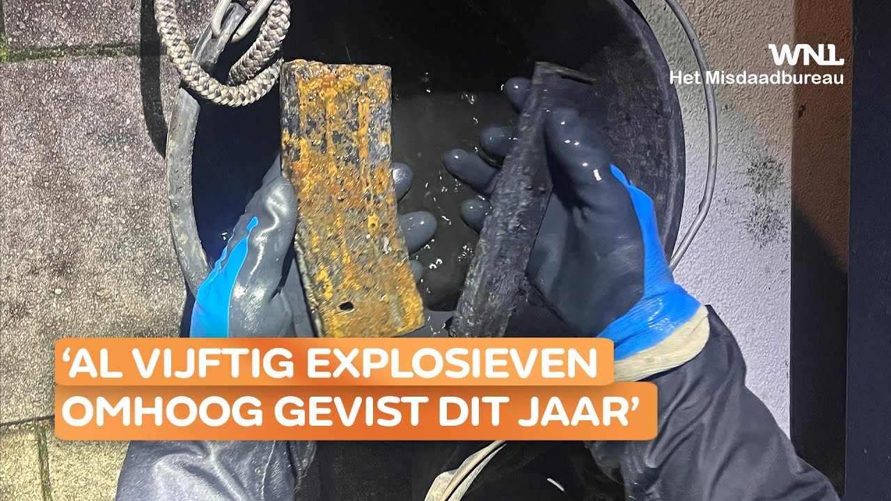Magneetvisser hengelt AK47magazijn met kogels uit het Amsterdamse water YouTube Magneetvisser hengelt AK47magazijn met kogels uit het Amsterdamse water YouTube