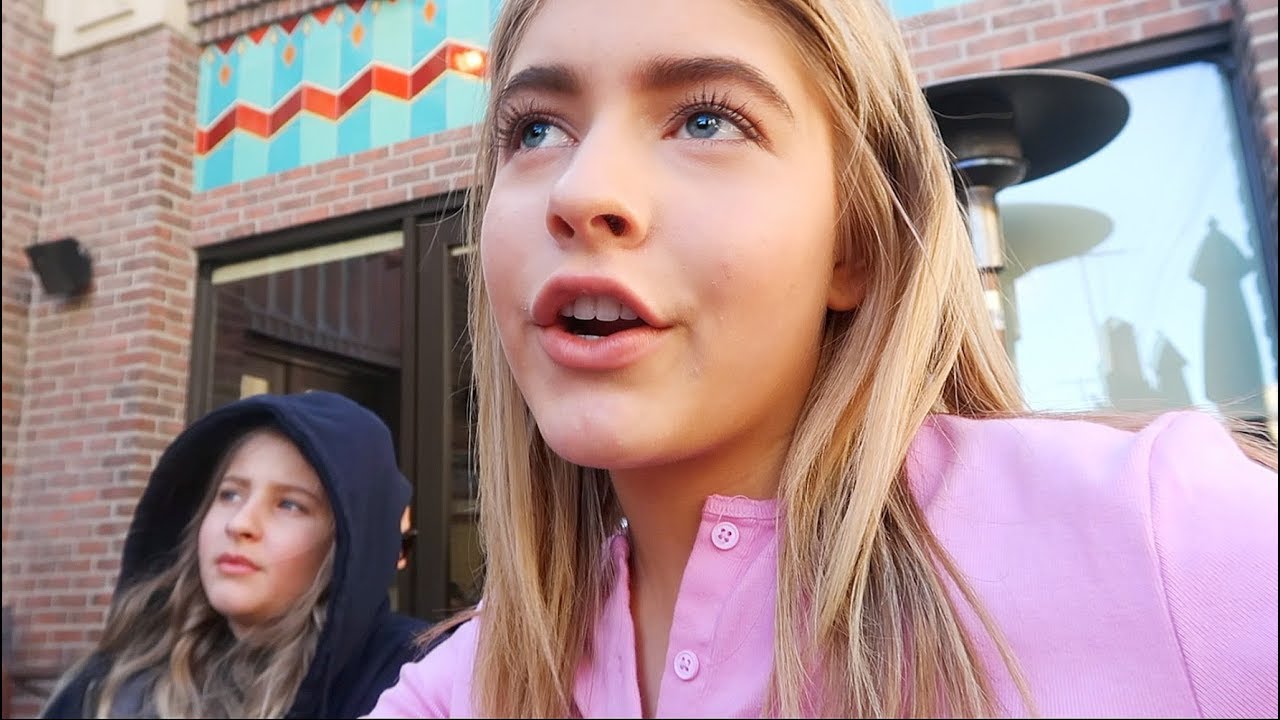 i booked my first acting gig!