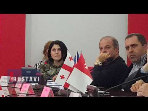 კამათი საკრებულოს სხდომაზე