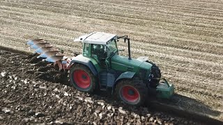 Fendt Favorit 824 + Kuhn Multimaster 182 Pflügen