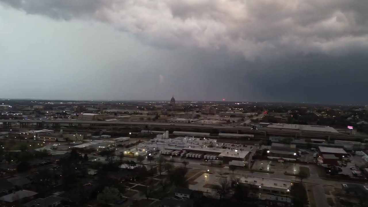 Severe storm in Oklahoma City - Tornado warning, storm still on the horizon