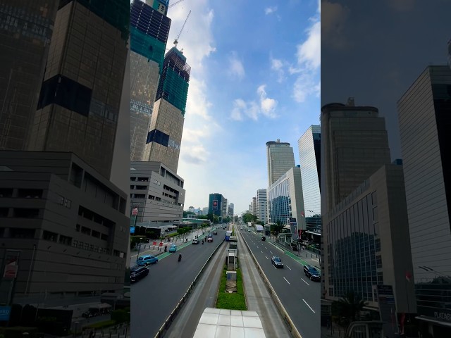 jakarta keren! Jalan mh thamrin jakarta siang hari penuh gedung gedung tinggi #jakarta #cityvibes class=