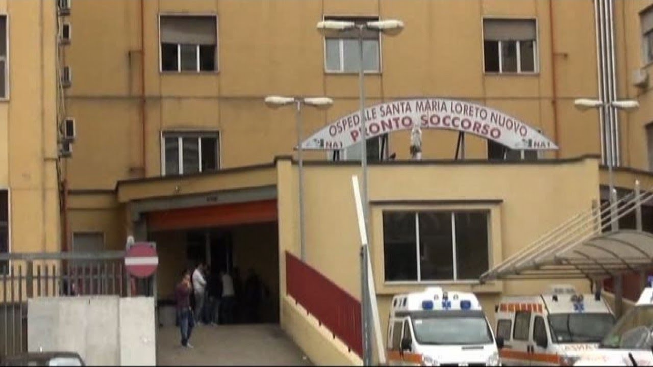 Napoli, l'ospedale Loreto Mare di nuovo