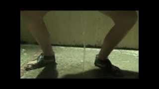 Me estoy orinando - Vídeo secuencia