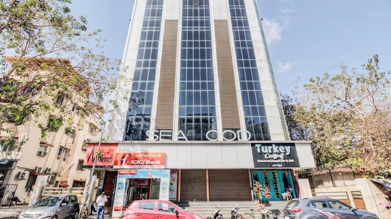 Capital O 71678 Hotel Sea Woods, Mumbai, India