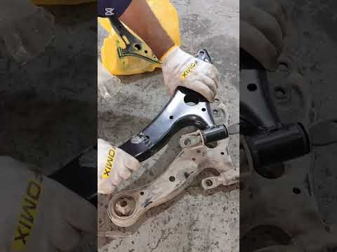 Auto Mechanic Toyota Camry Wheel ARm Replacement