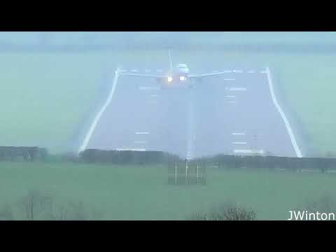 50KT WIND GUSTs and Emirates Go Around at Newcastle Airport