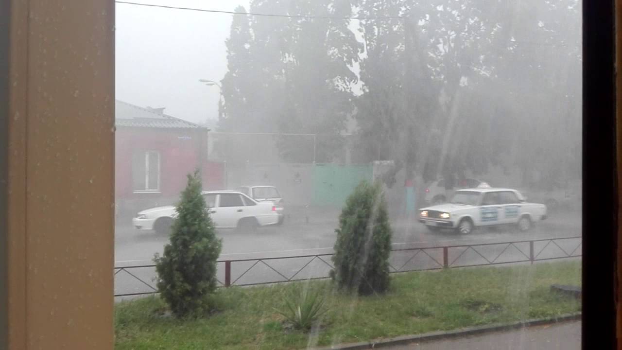 человек пользуется ураган в армавире фотографии необходимый персонал