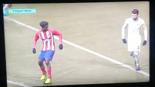 Pes 2018 Kardeşimle Rastgele Seçimli Maç Oynuyoruz