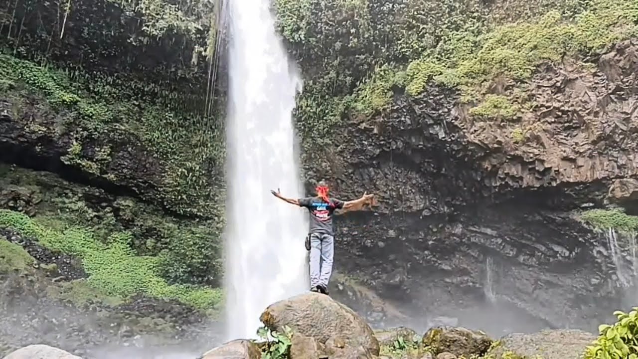 Wisata Air Terjun Curug Ciparay , Cidulageun Kec. Sariwangi Kab. Tasikmalaya Jawa Barat Indonesia