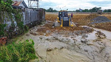 Expert SHANTUI Dozer Skills! Landfill Push Into Water & Mud | Stone Fill Operation