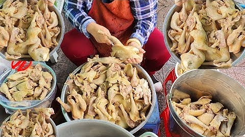 Quán Hủ Tiếu Da Gà Bán Giờ Linh | Bất Ngờ Với Cách Lóc Da Gà Nhanh Như Máy Của Chị Chủ