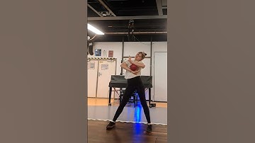 When contact juggling meets improvisation  #juggler #contactjuggling #circus #danceflow #circus