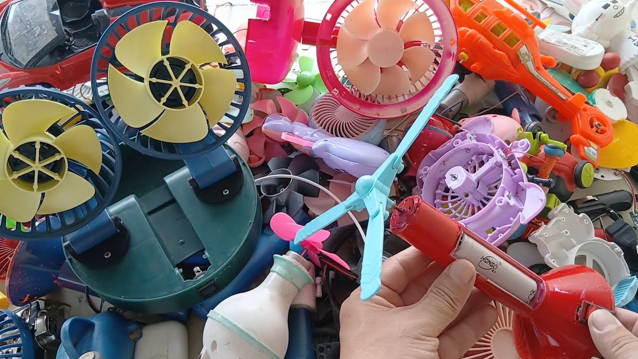 rummaging through old stuff - found a super unique 2-motor mini fan and ...