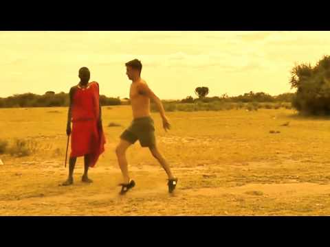 მასაის ტომის წარმომადგენელი ავსტრალიელის წინააღმდეგ