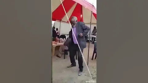 Jomo kenyatta dancing to kwangwaru