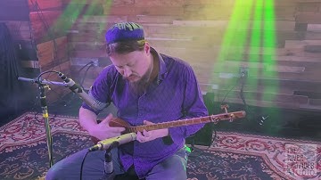 Gabriel Marin improvising on his custom dutar