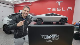 Unboxing the Hotwheels Tesla Cybertruck RC 1:10 Model!