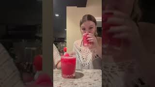 Entire Drink Spills On Girl As Her Glass Breaks On Its Own - 1502487