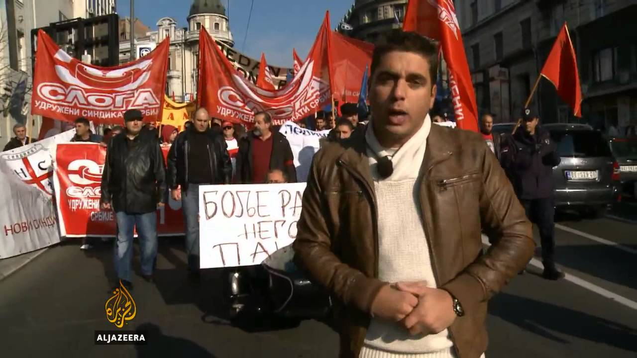 يطالب نقابيون من بلغراد بتحسين ظروف عمل العمال - قناة الجزيرة البلقان