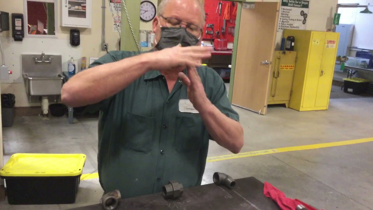 Pipe layout for threading pipe