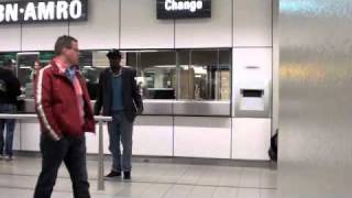 Gene Farris is LOST! @ Schiphol