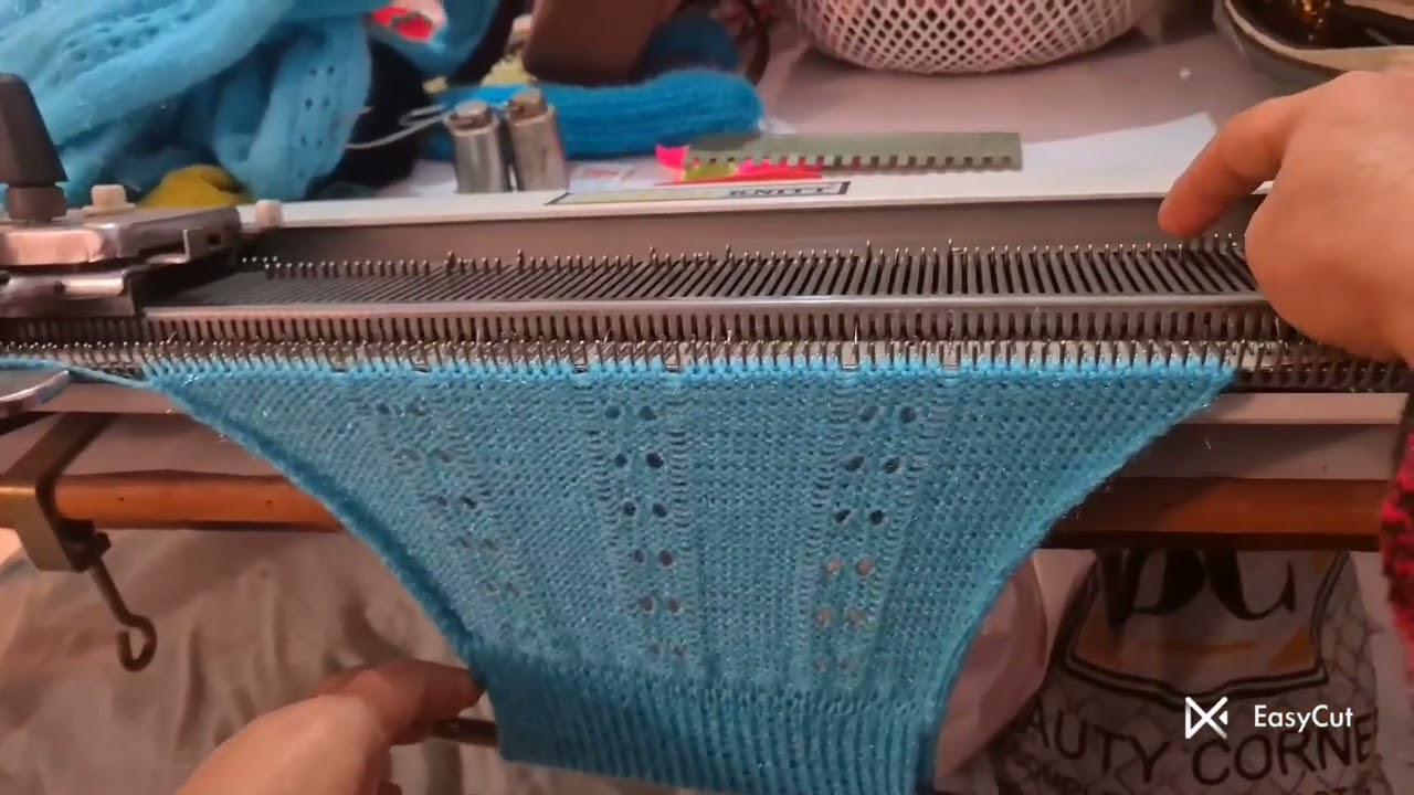 @#Aasaani se seekhe  ladies sweater ke baju bnana#knitting #knittingmachines 