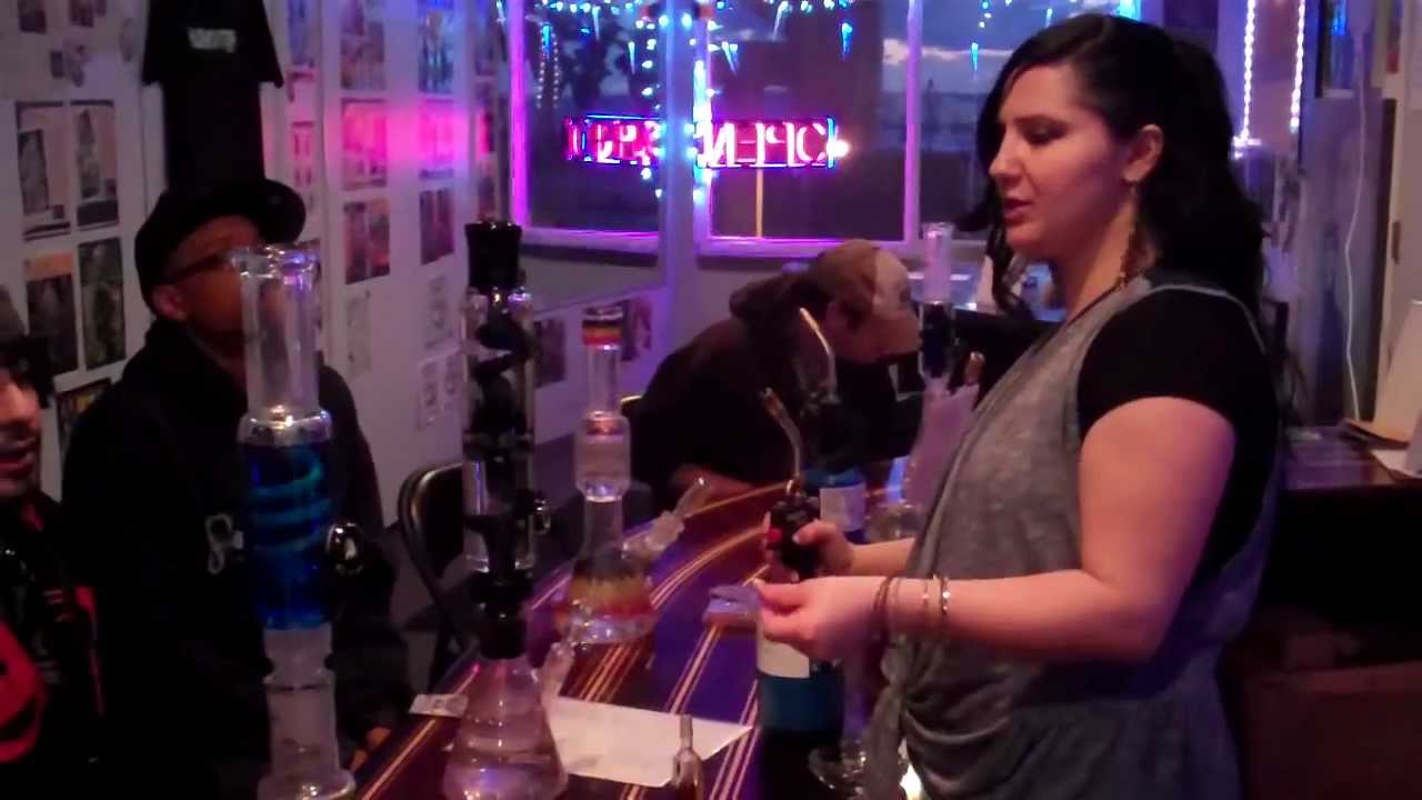 Alien Hash Oil Dabs "Ghost Glass" in the Hashbar on HashbarTV