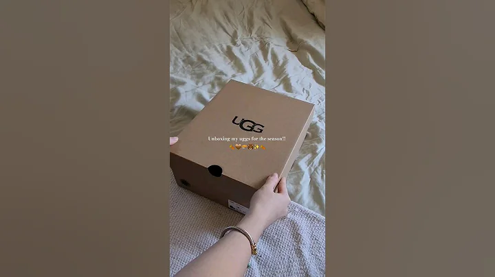ugg unboxing !! #fallfashion #fallfits #uggs #uggboots #fallboots #shortsvideo #outfitoftheday #fall