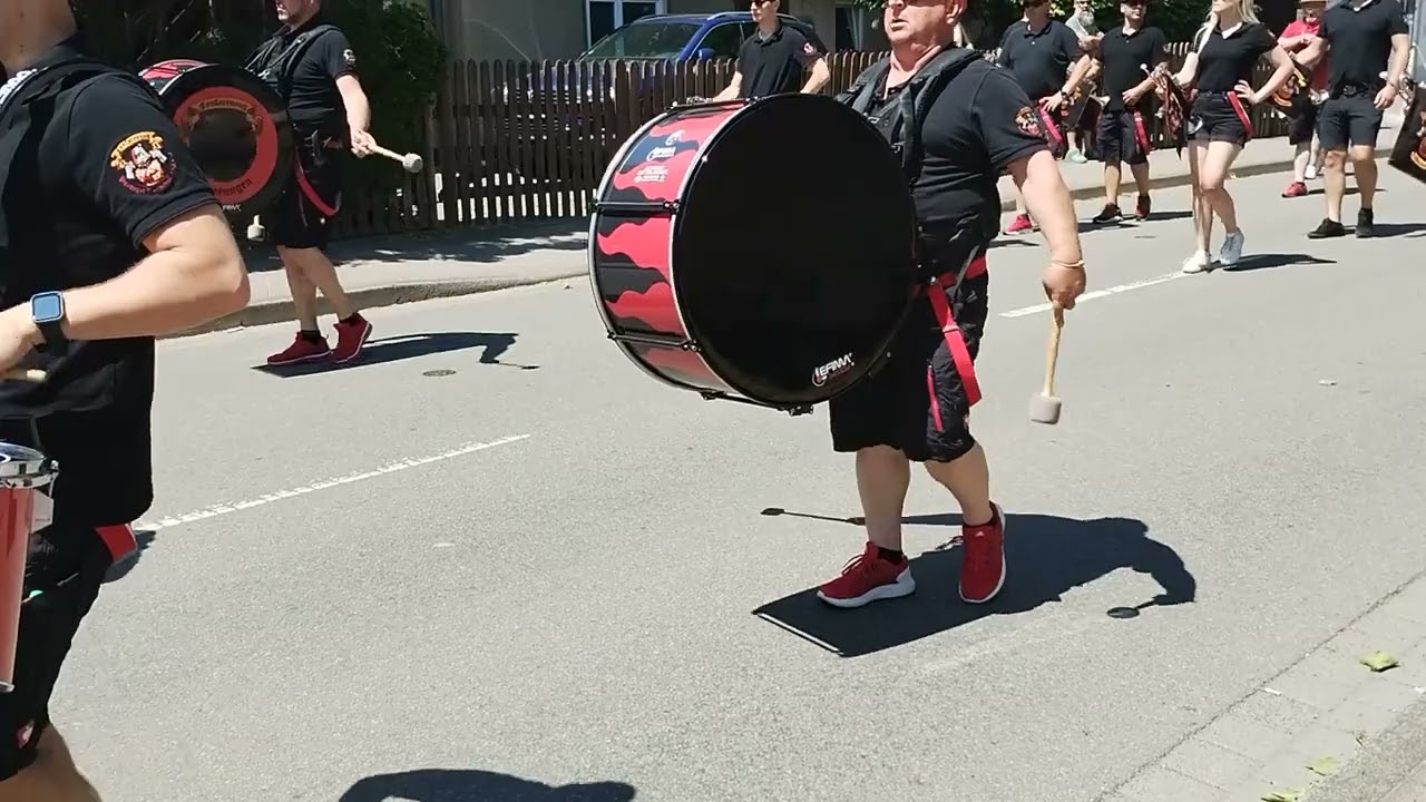 Festumzug des Wasunger Fanfarenzugs mit d WCC & dem Förderverein beim ThüringenTag Schmalkalden 2023