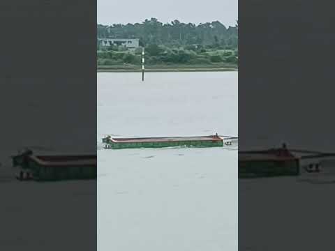 Sinking sinking moving boat