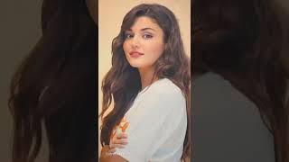 Eda Yildiz - Full Screen Status ( Hande Erçel )