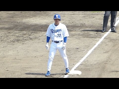 三塁ランナー石垣雅海選手