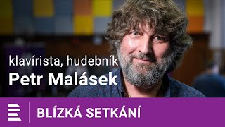 Petr Malásek na Dvojce: O chystaném koncertu Petr Hapka 80 a zranění