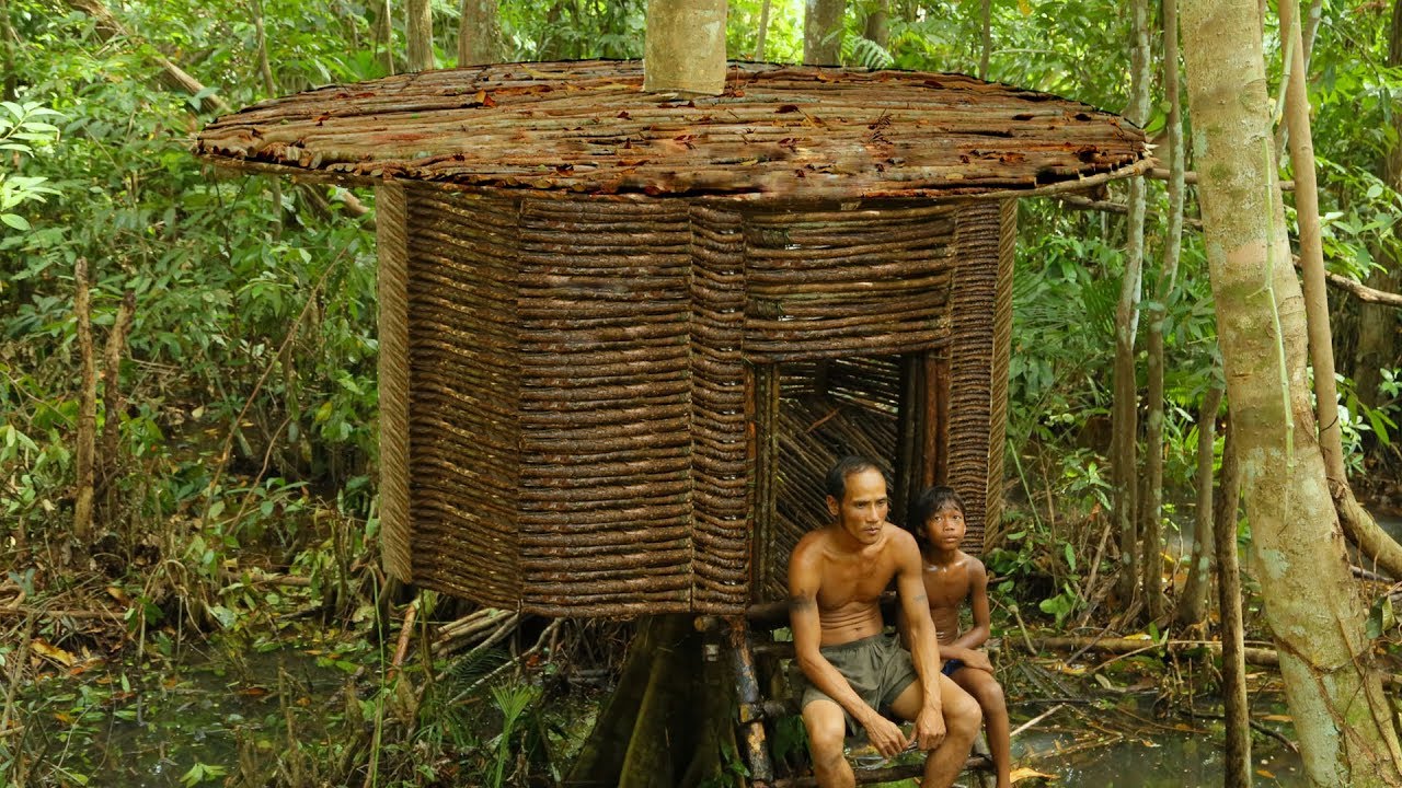 Bushman Build An Alien House Inside The Amazon Jungle - YouTube