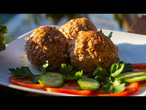 Video: Lata Kålrullar Med Gräddfil Tomatsås