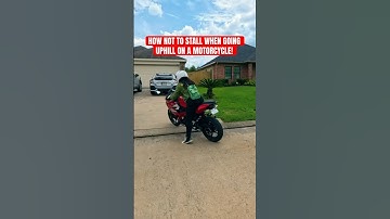 HOE JE NIET AFVALT TIJDENS HET BERGOP RIJDEN MET EEN MOTORFIETS! 🤔 #Shorts #Biker #Motorcycle #Bi...