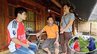 The boy's mother gave him the phone and told him to follow Tuyet's actions